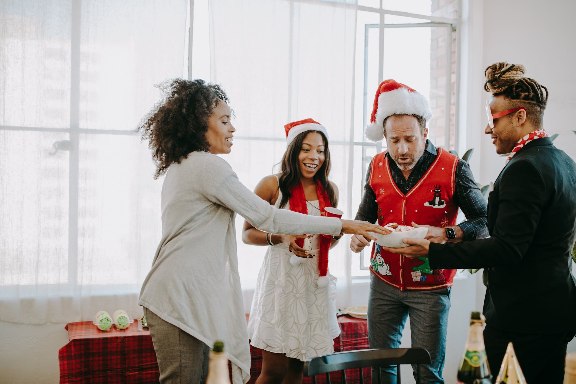 Harnessing the Magic of the Holidays in Your PR and Marketing Strategy for Business